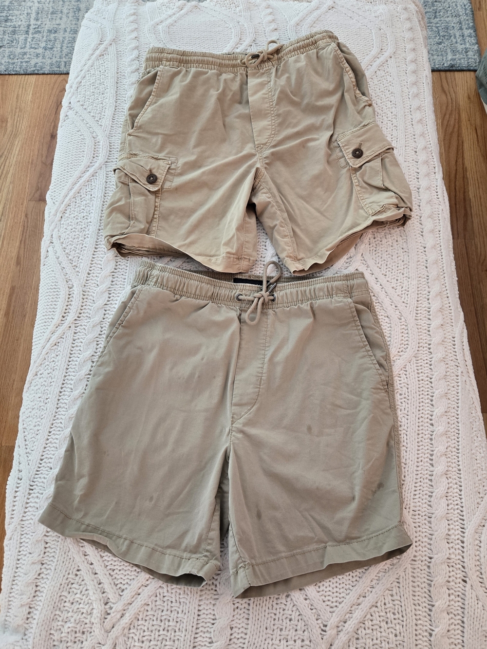 American Eagle Outfitters Men's Khaki Cargo & Drawstring Shorts Bundle Size S